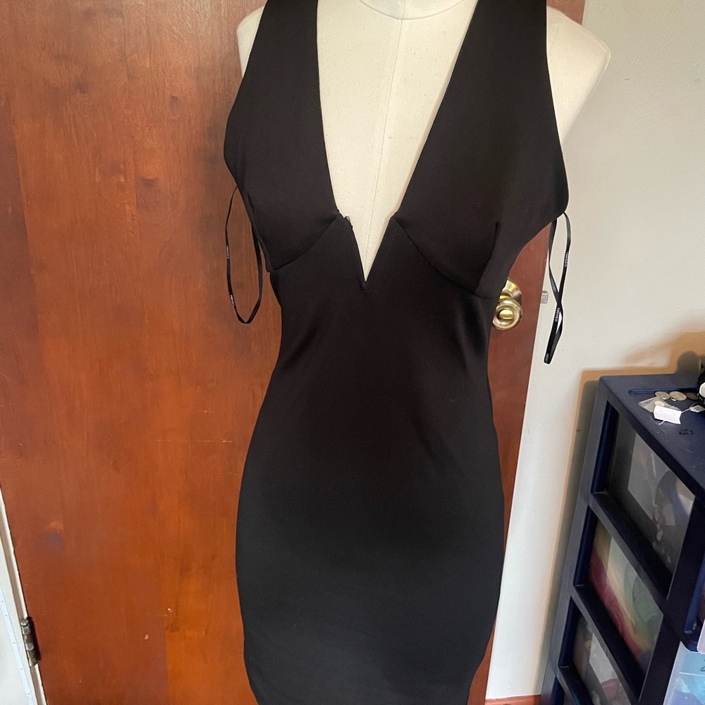 Elegant Black Sleeveless Dress